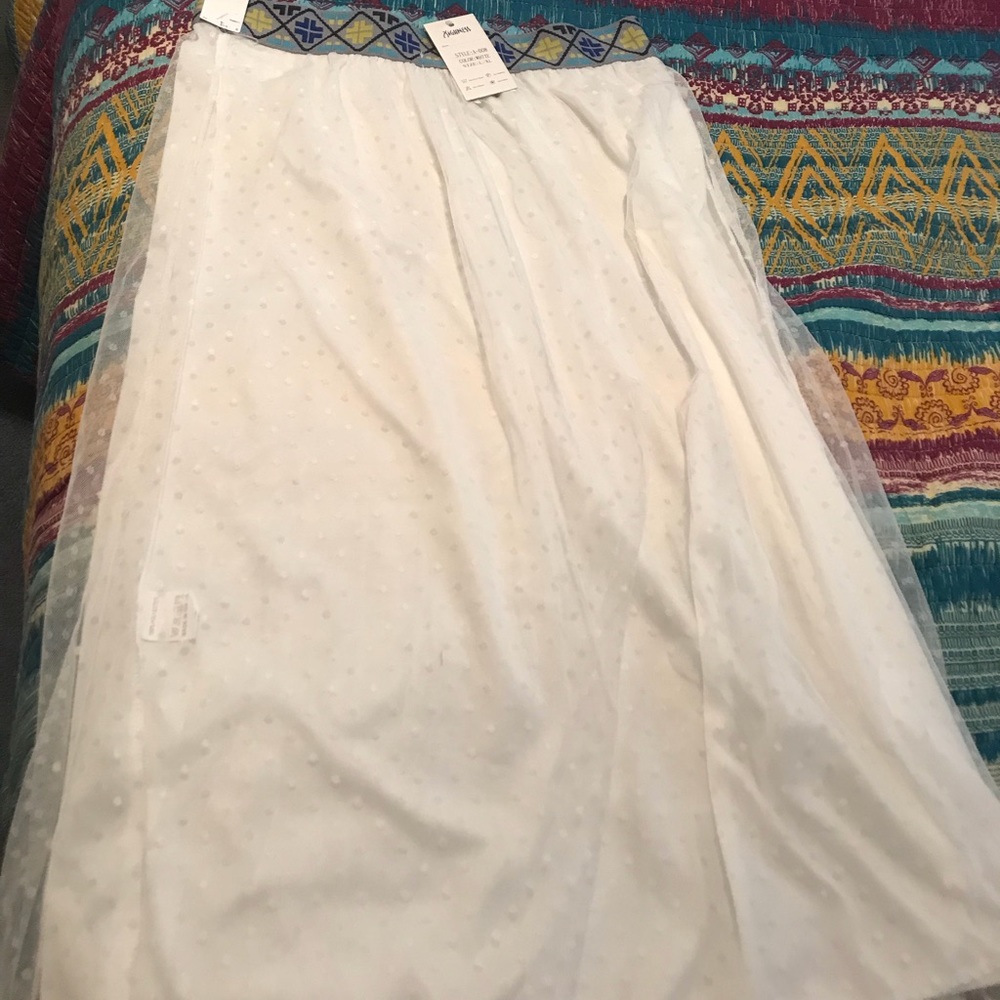 NWOT-😎💄💋Highness Ladies maxi skirt.      #203